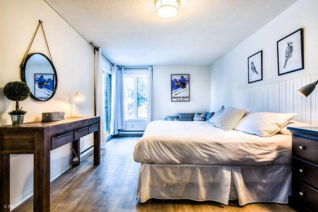 Chic Mt-Tremblant Condo With View On The Lake By Denstays Мон-Трамблан Экстерьер фото
